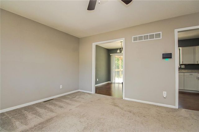 5411 E 100th Street, Kansas City, MO 64137