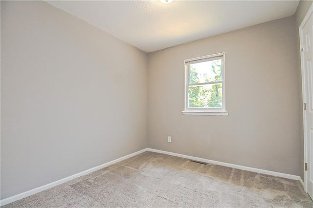 5411 E 100th Street, Kansas City, MO 64137