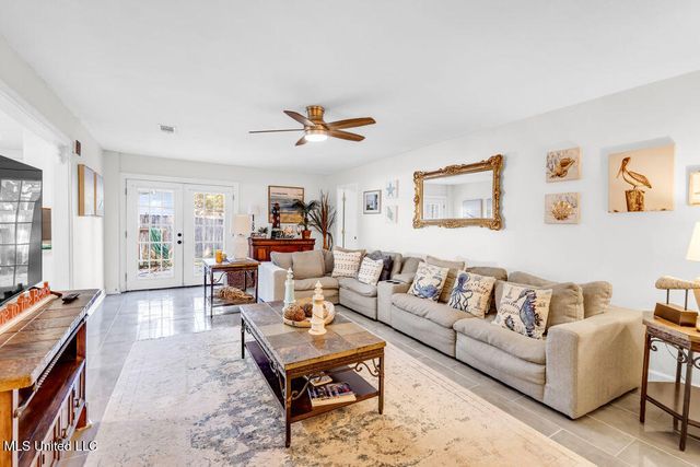 152 Holiday Avenue, Pass Christian, MS 39571