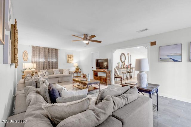 152 Holiday Avenue, Pass Christian, MS 39571