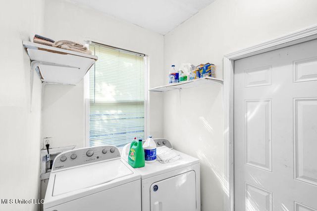 152 Holiday Avenue, Pass Christian, MS 39571