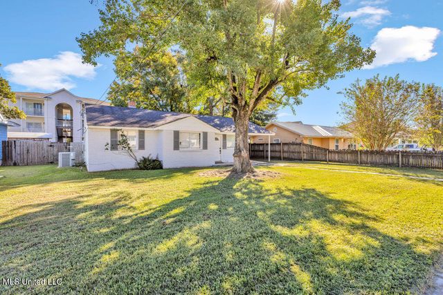 152 Holiday Avenue, Pass Christian, MS 39571