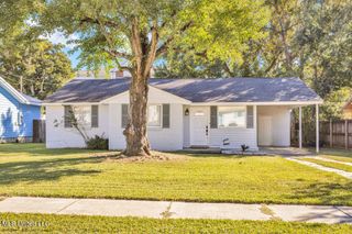 152 Holiday Avenue, Pass Christian, MS 39571