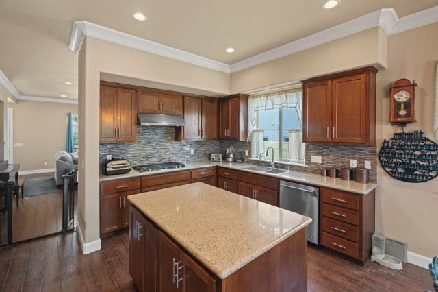 1400 Sawtooth Drive, Hollister, CA 95023