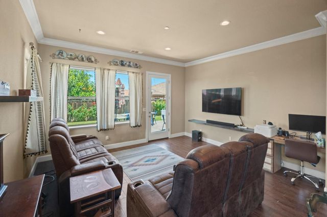 1400 Sawtooth Drive, Hollister, CA 95023