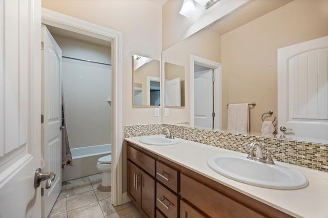 1400 Sawtooth Drive, Hollister, CA 95023