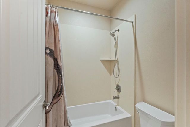 1400 Sawtooth Drive, Hollister, CA 95023