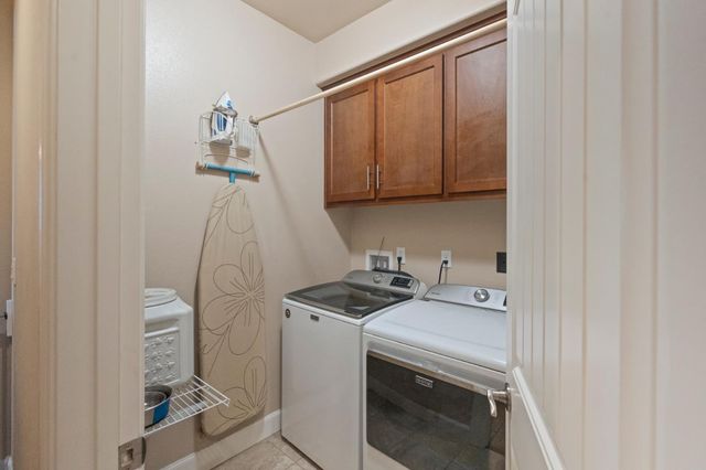 1400 Sawtooth Drive, Hollister, CA 95023
