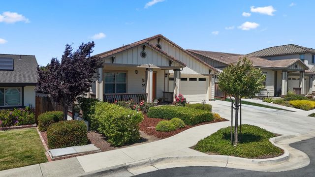 1400 Sawtooth Drive, Hollister, CA 95023