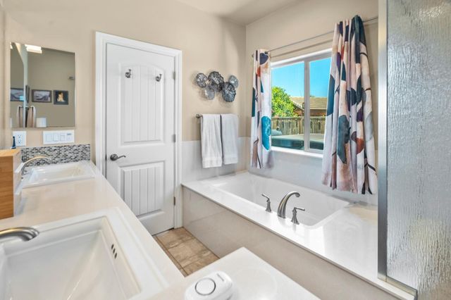 1400 Sawtooth Drive, Hollister, CA 95023