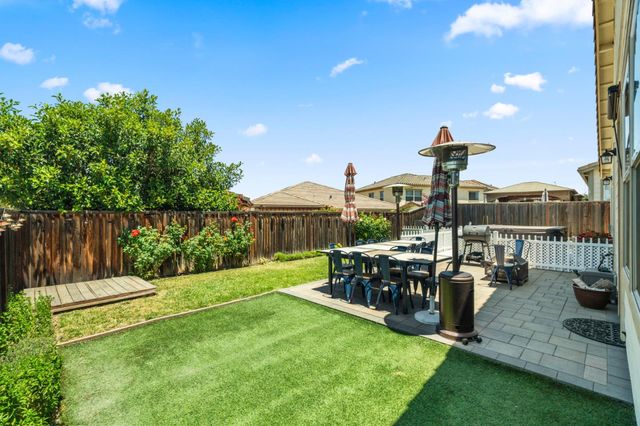 1400 Sawtooth Drive, Hollister, CA 95023