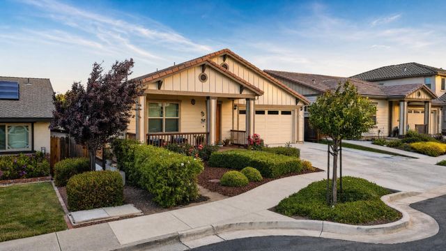1400 Sawtooth Drive, Hollister, CA 95023