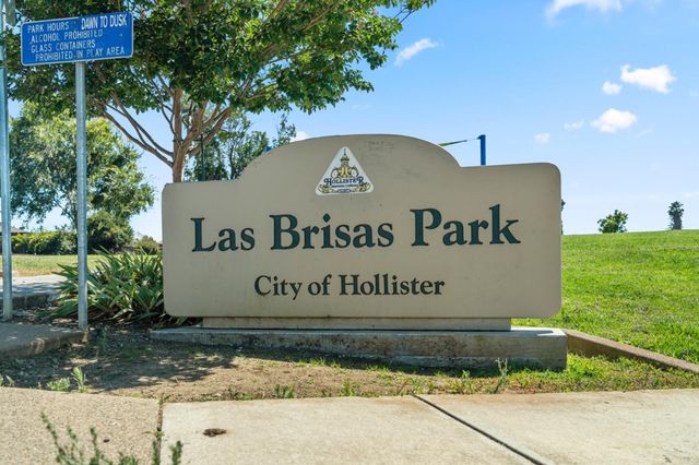 1400 Sawtooth Drive, Hollister, CA 95023