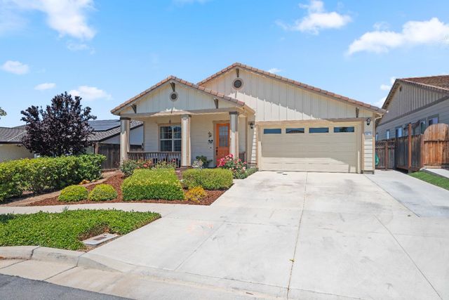 1400 Sawtooth Drive, Hollister, CA 95023
