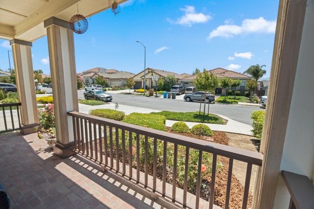 1400 Sawtooth Drive, Hollister, CA 95023