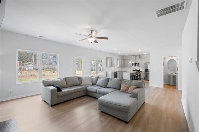 1441 Stephens View Drive, Loganville, GA 30052