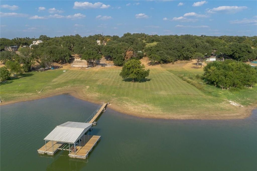 25203 Lakeview DR, Spicewood, TX 78669