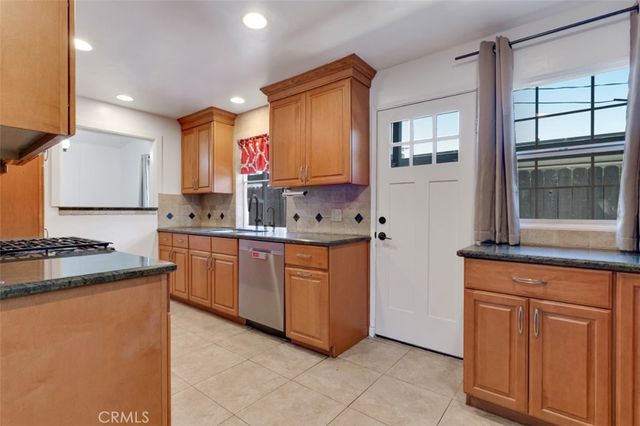 18027 Hatton Street, Reseda, CA 91335