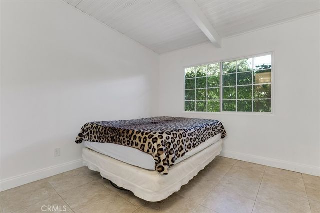 18027 Hatton Street, Reseda, CA 91335