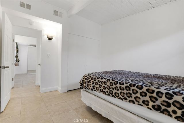 18027 Hatton Street, Reseda, CA 91335