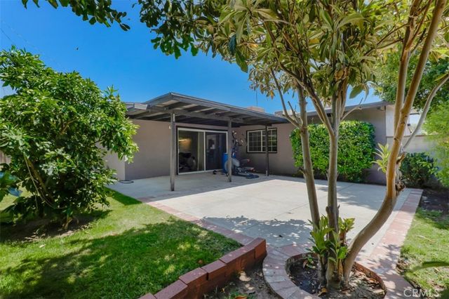 18027 Hatton Street, Reseda, CA 91335
