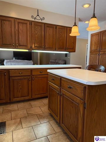 320 Forest Trace, Radcliff, KY 40160