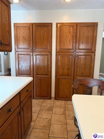 320 Forest Trace, Radcliff, KY 40160