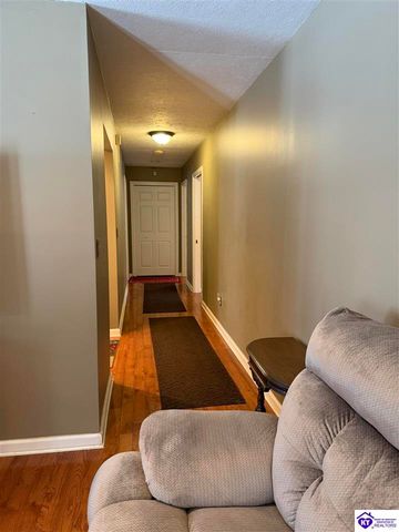 320 Forest Trace, Radcliff, KY 40160