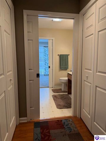 320 Forest Trace, Radcliff, KY 40160