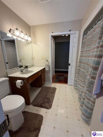 320 Forest Trace, Radcliff, KY 40160