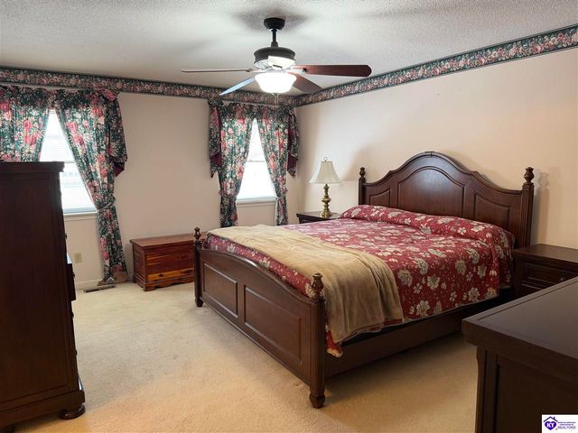 320 Forest Trace, Radcliff, KY 40160