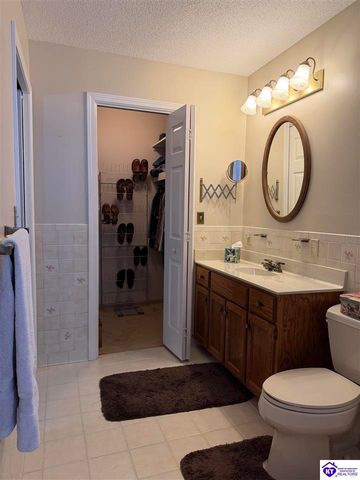 320 Forest Trace, Radcliff, KY 40160