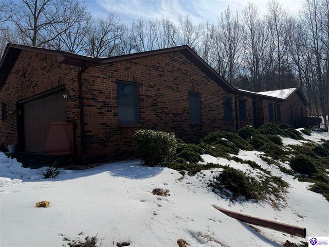 320 Forest Trace, Radcliff, KY 40160