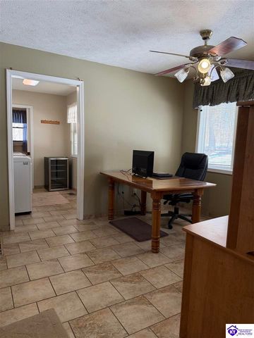 320 Forest Trace, Radcliff, KY 40160