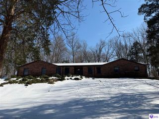320 Forest Trace, Radcliff, KY 40160