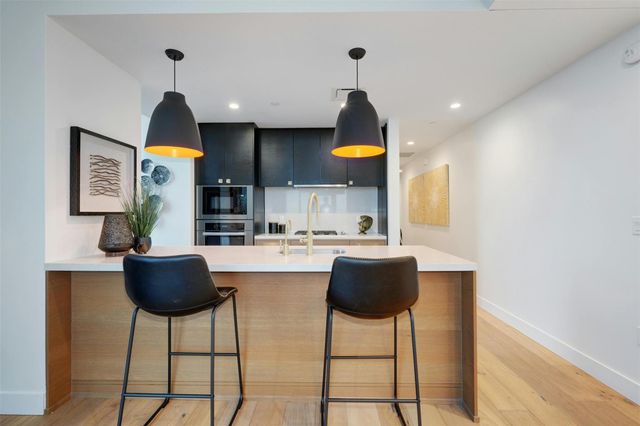 70 Rainey ST 1807, Austin, TX 78701
