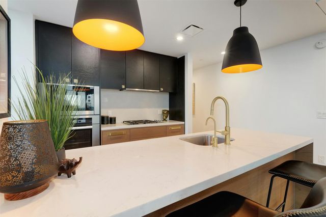 70 Rainey ST 1807, Austin, TX 78701