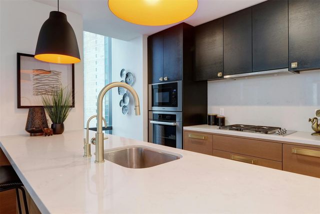 70 Rainey ST 1807, Austin, TX 78701