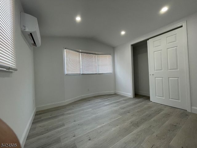10 3rd St, Wayne Twp., NJ 07470
