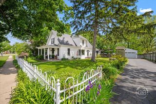 321 N 6th Street, Geneva, IL 60134