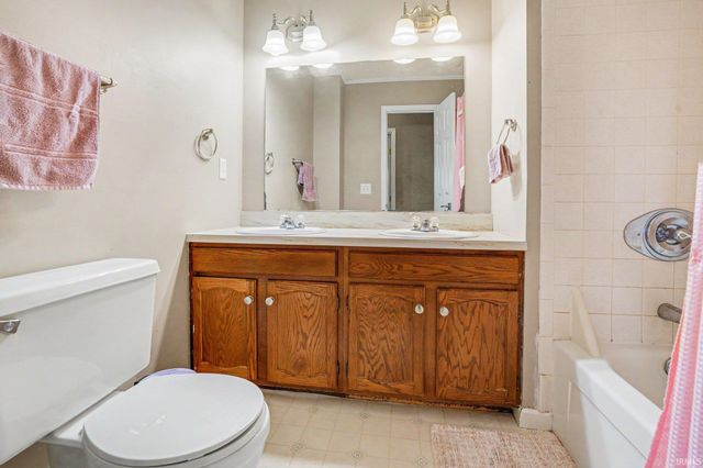 50985 Sturdy Oak Lane, Granger, IN 46530