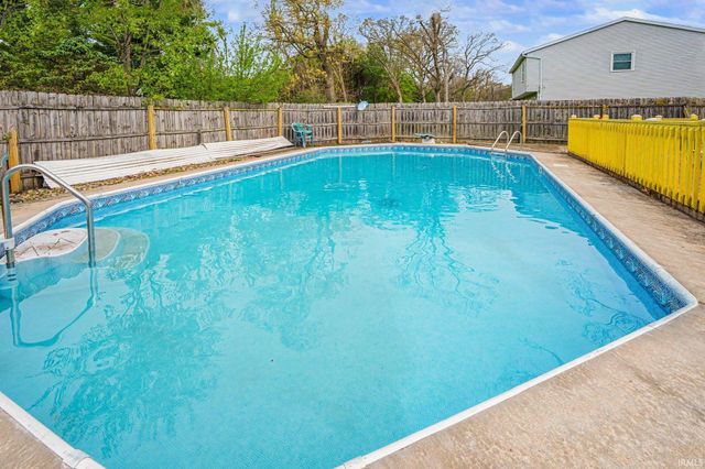 50985 Sturdy Oak Lane, Granger, IN 46530