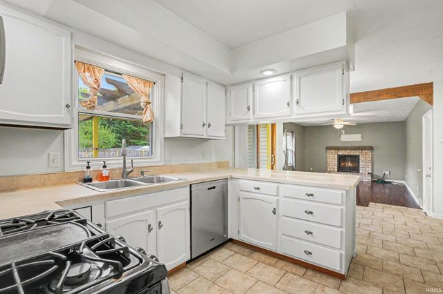 50985 Sturdy Oak Lane, Granger, IN 46530