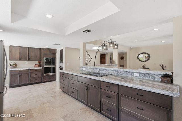 8030 N Casas Cameo, Tucson, AZ 85742