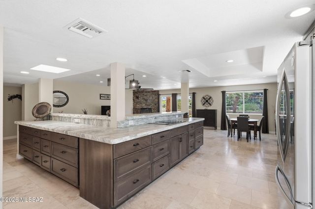 8030 N Casas Cameo, Tucson, AZ 85742
