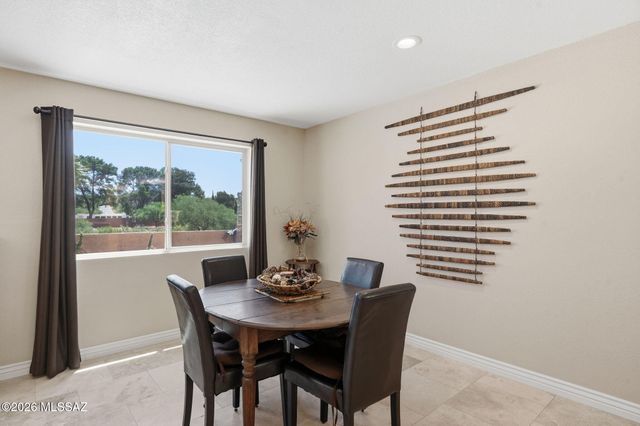 8030 N Casas Cameo, Tucson, AZ 85742