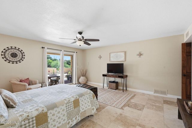 8030 N Casas Cameo, Tucson, AZ 85742