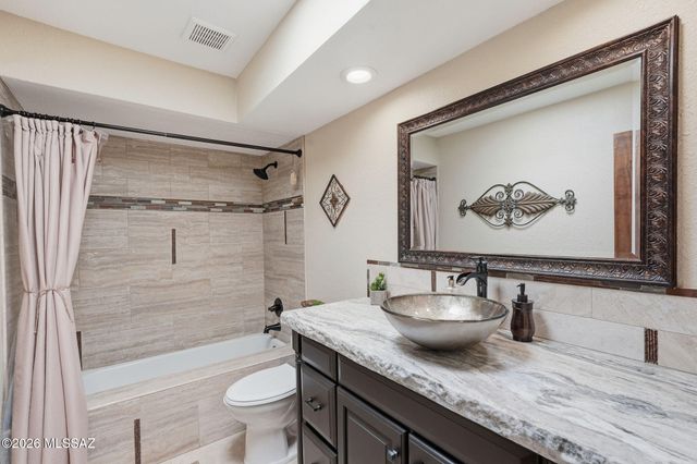 8030 N Casas Cameo, Tucson, AZ 85742