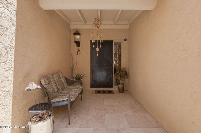 8030 N Casas Cameo, Tucson, AZ 85742