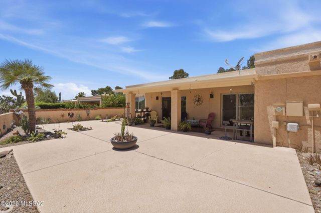 8030 N Casas Cameo, Tucson, AZ 85742